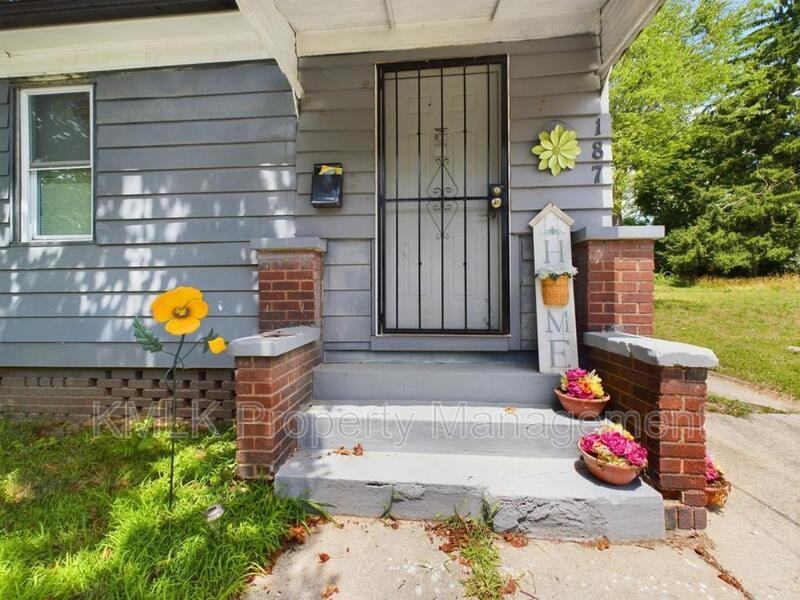 187 West Long Street