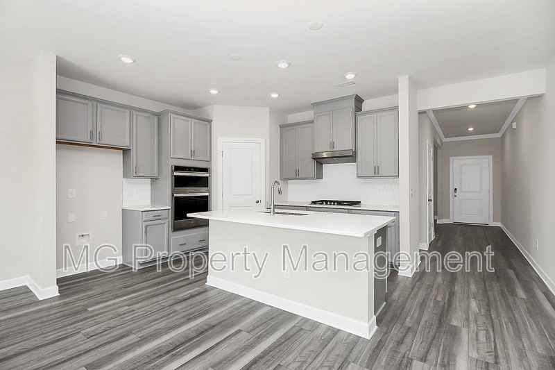 12008 Camdenhurst Rd - Photo 5 of 34
