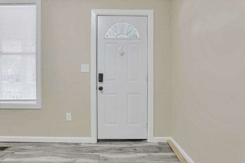 216 W Park Ave - Photo 3 of 10