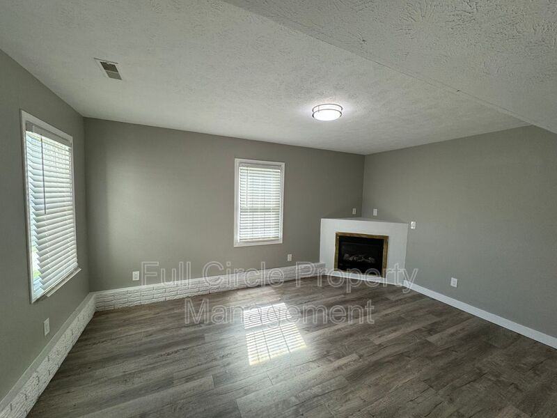 2710 N 1St St #4 - Photo 7 of 14