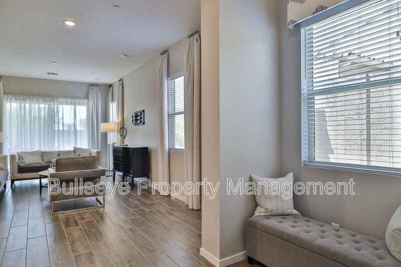 2152 N 141st Ave - Photo 5 of 46