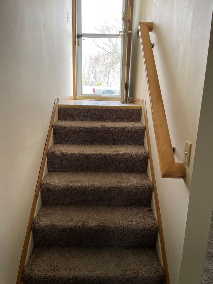 450 S 14th St #B - Photo 3 of 6