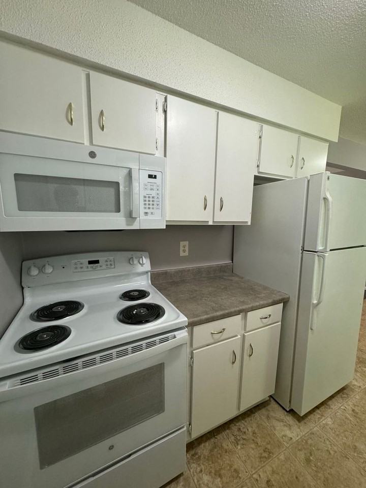 300 Ne Westwind Dr #A - Photo 6 of 15