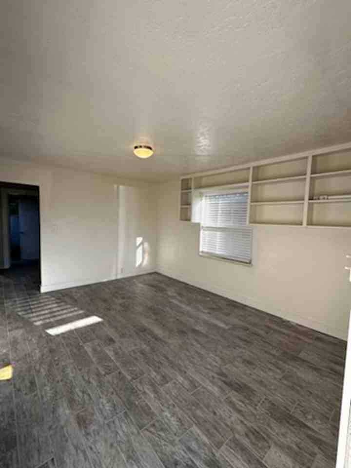 1706 Howard Ave - Photo 5 of 9