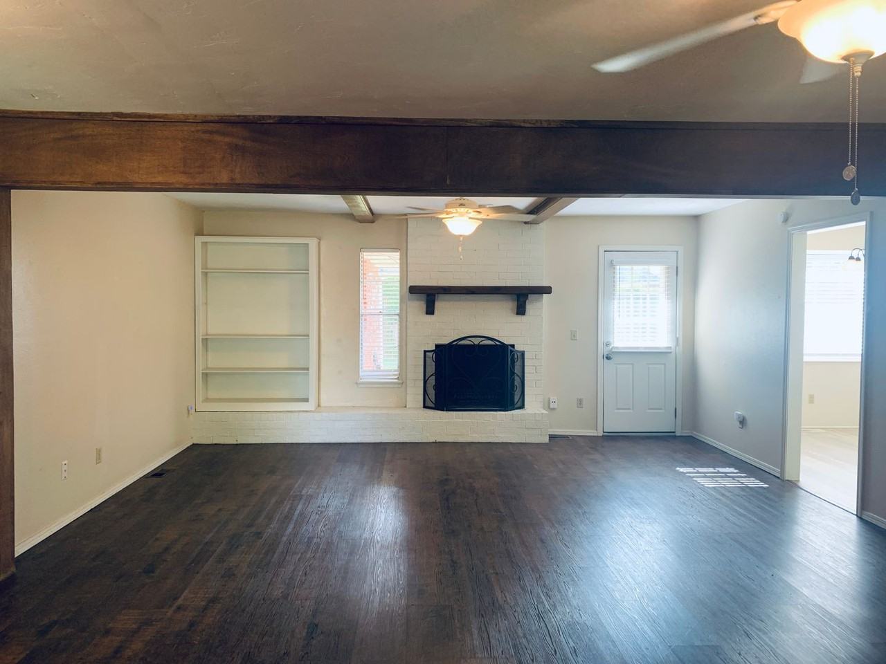 14301 Scott St - Photo 3 of 21