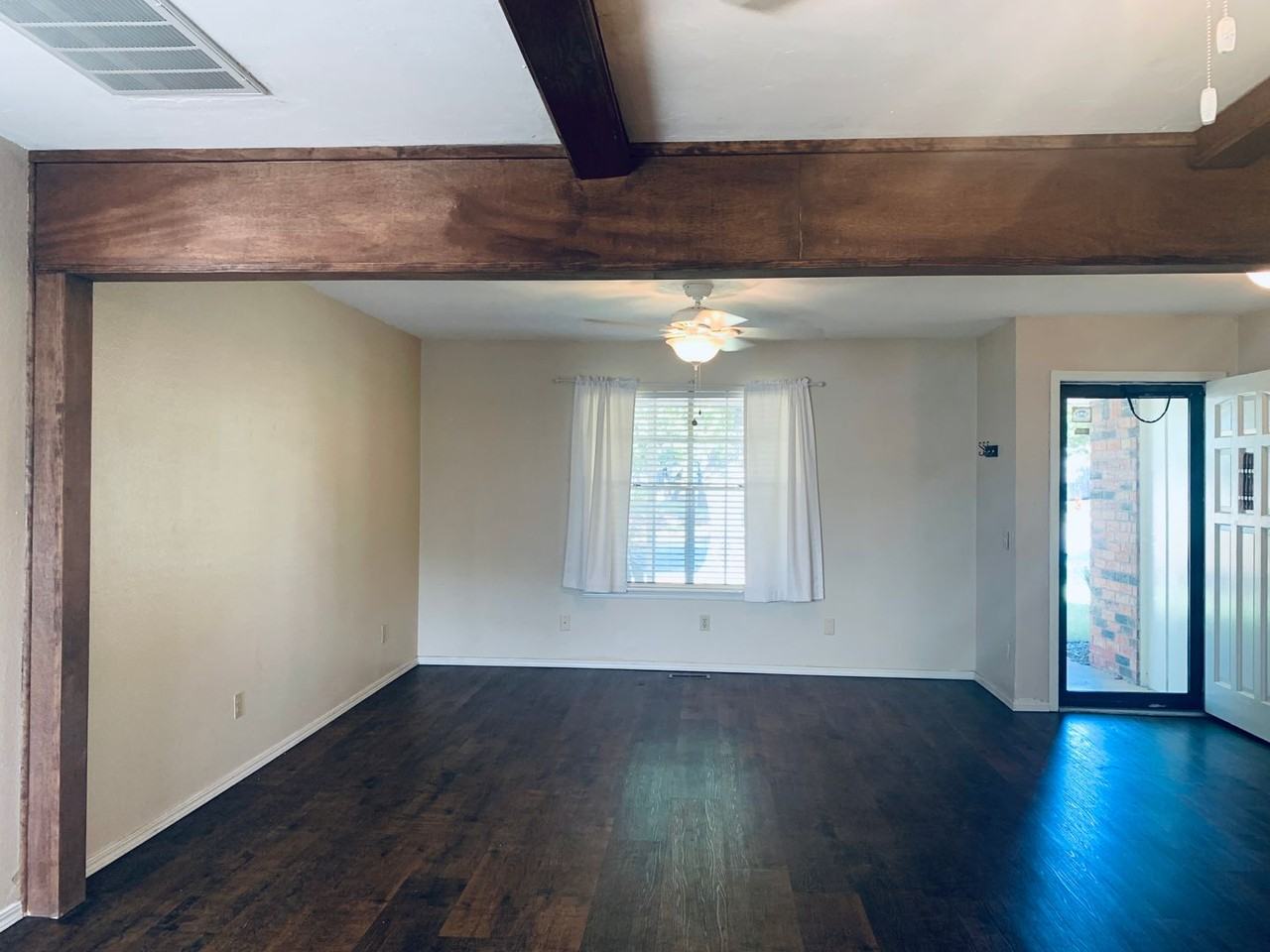 14301 Scott St - Photo 5 of 21