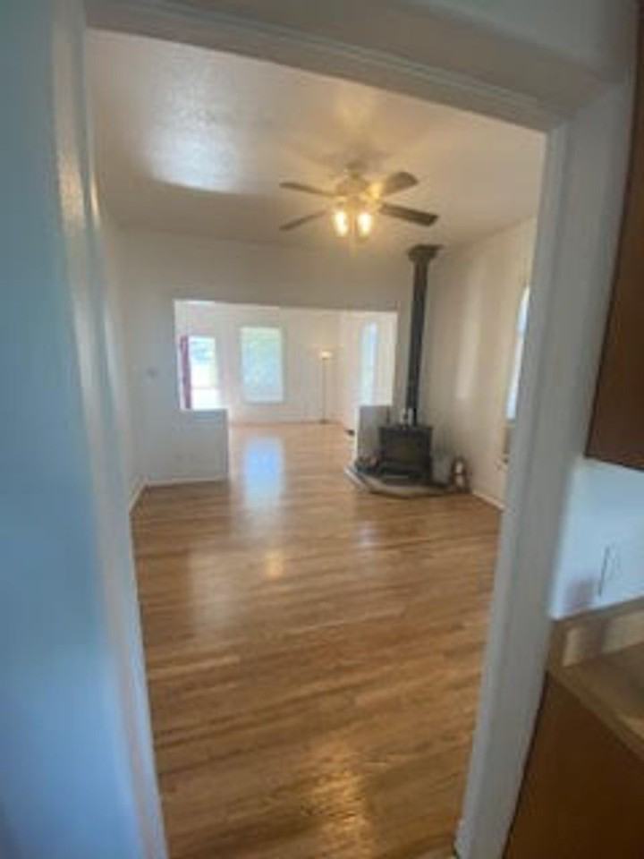 1405 Garfield Ave - Photo 5 of 32