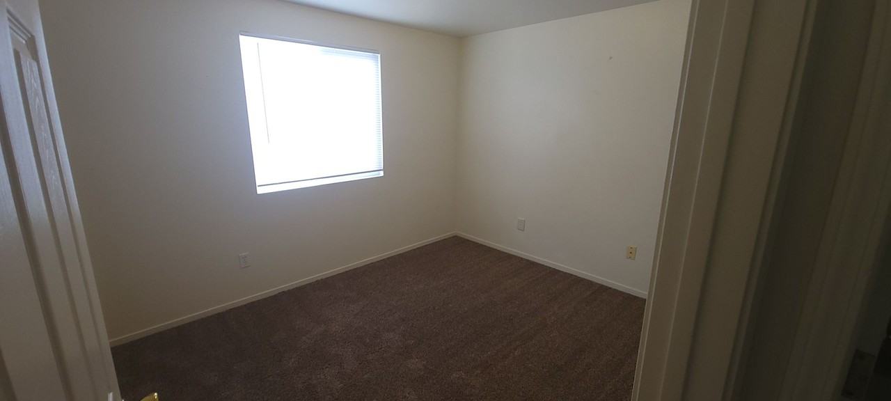 Newlands W 1258 - Photo 2 of 5