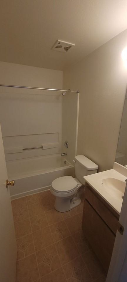 Newlands W 1258 - Photo 3 of 5