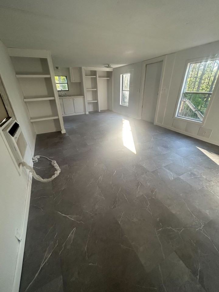 281 Anderson Ct - Photo 3 of 6