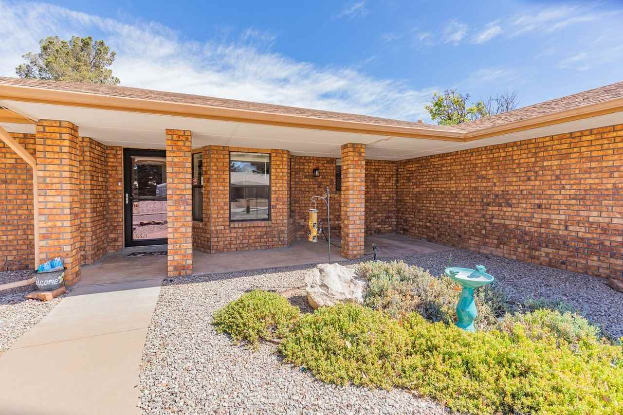 3139 Summer Ave - Photo 2 of 39