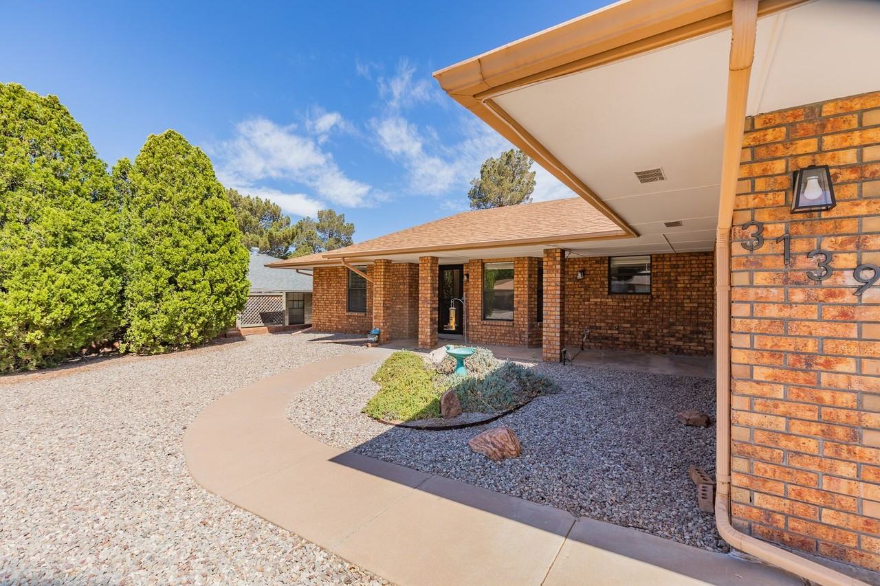 3139 Summer Ave - Photo 3 of 39