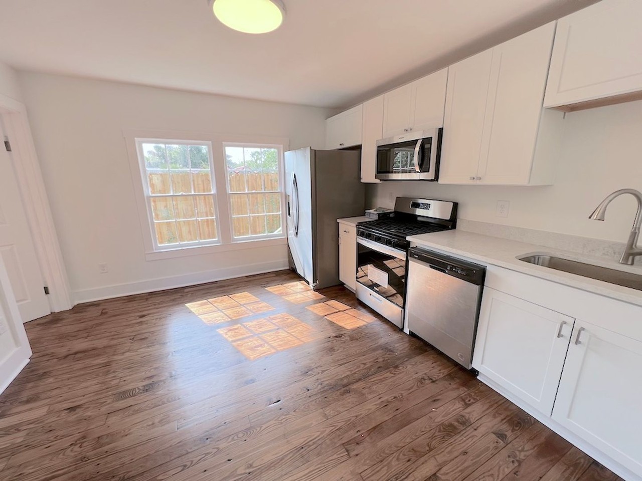 20 E 40th St - Photo 2 of 6
