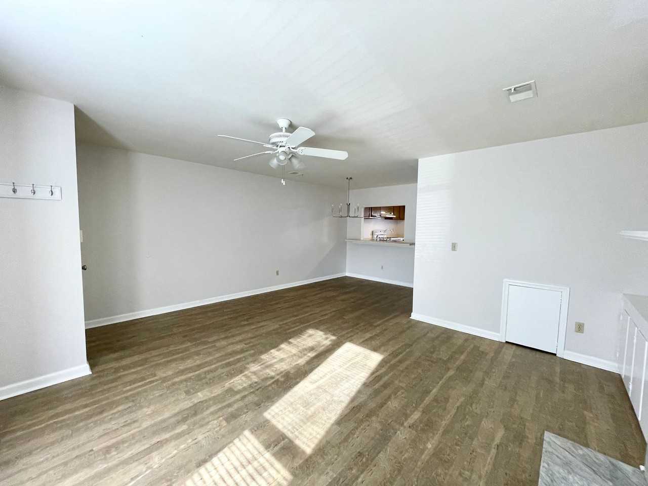 210 Sortwell St - Photo 3 of 19