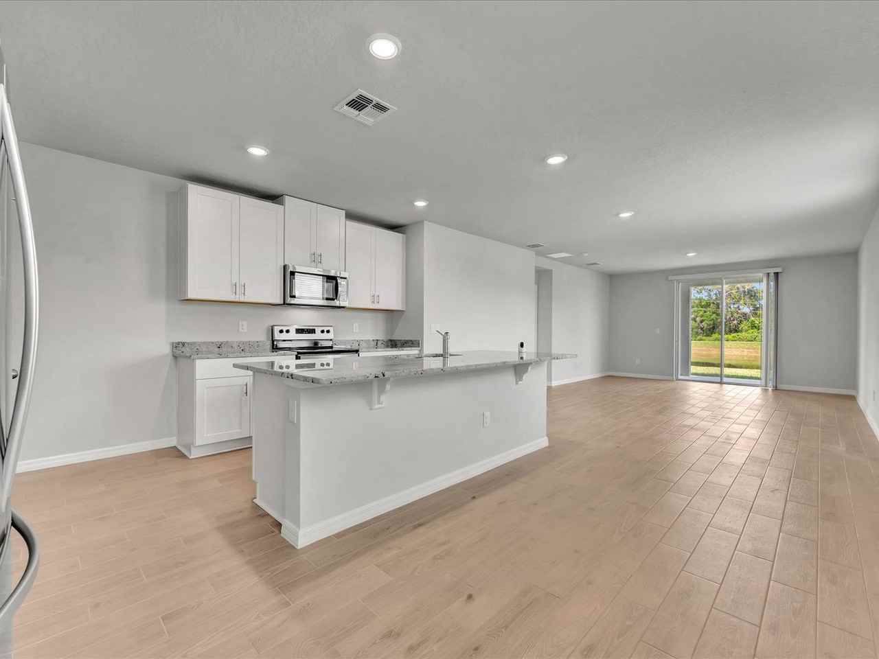 176 Whiteland Bnd - Photo 4 of 31