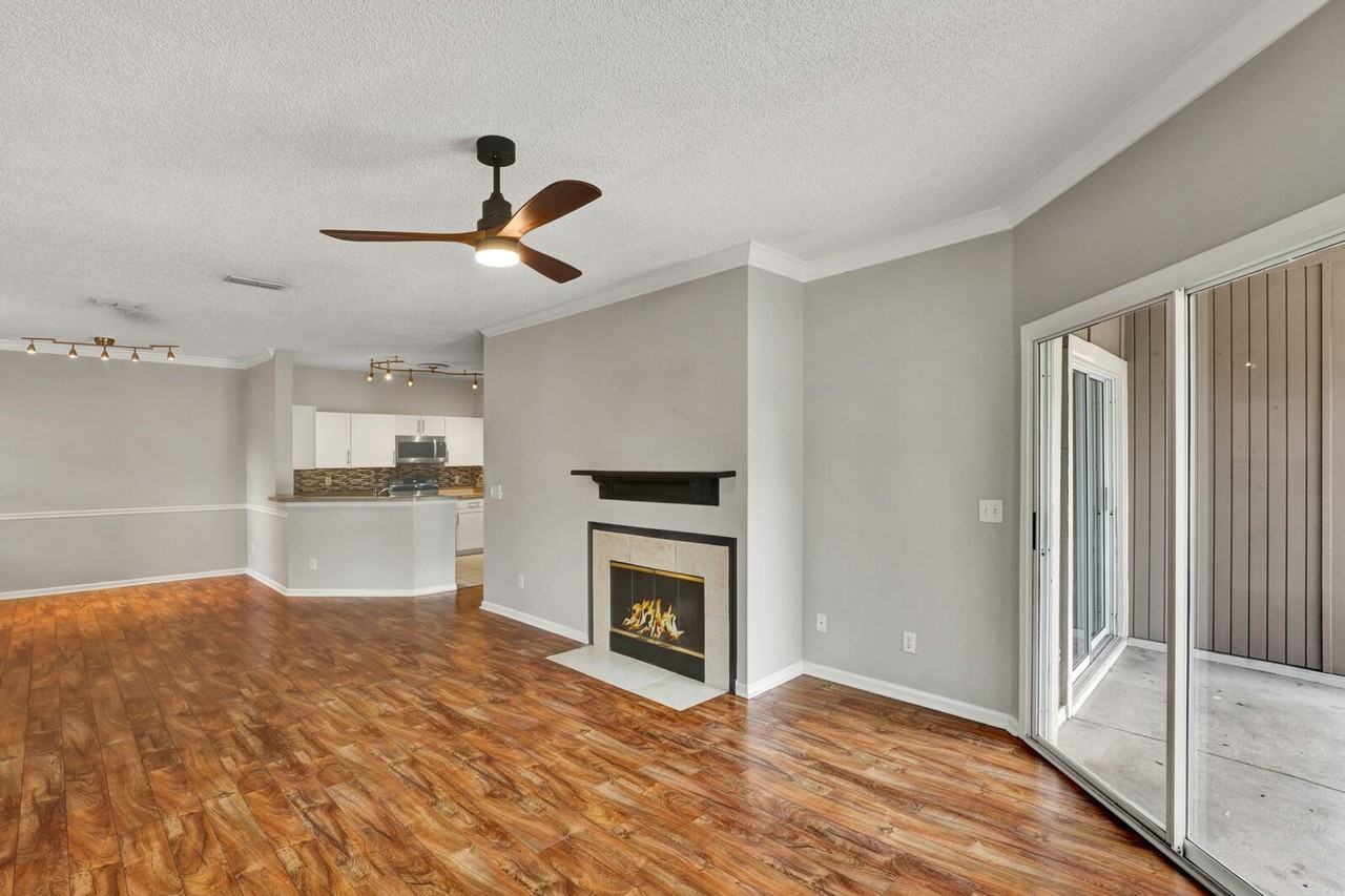 10000 Gate Parkway North #1621 - Photo 6 of 24