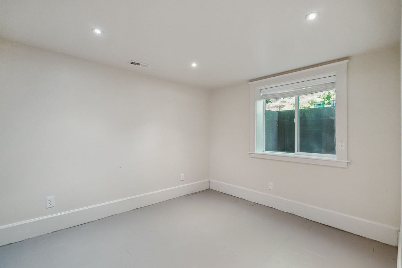 1721 22nd Ave #B - Photo 2 of 16