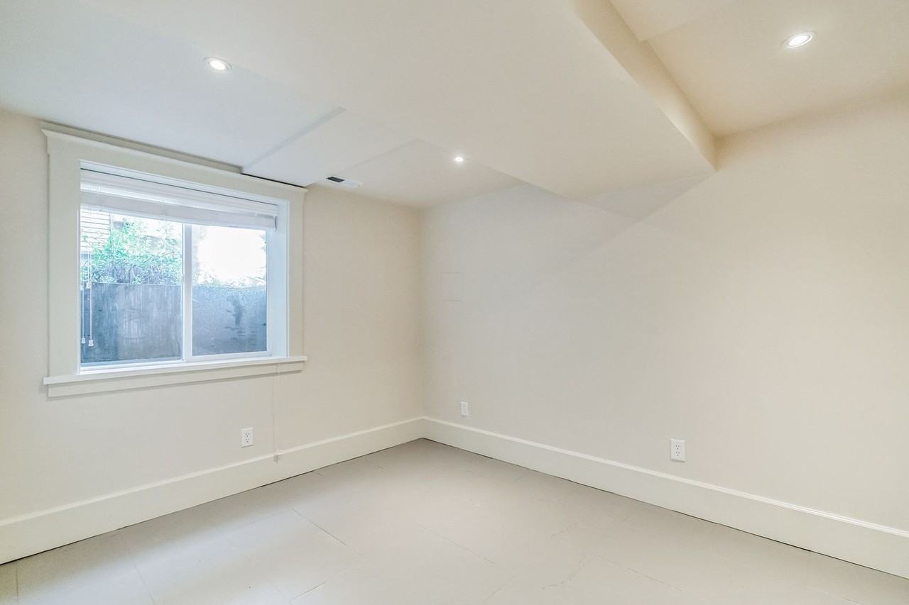 1721 22nd Ave #B - Photo 3 of 16