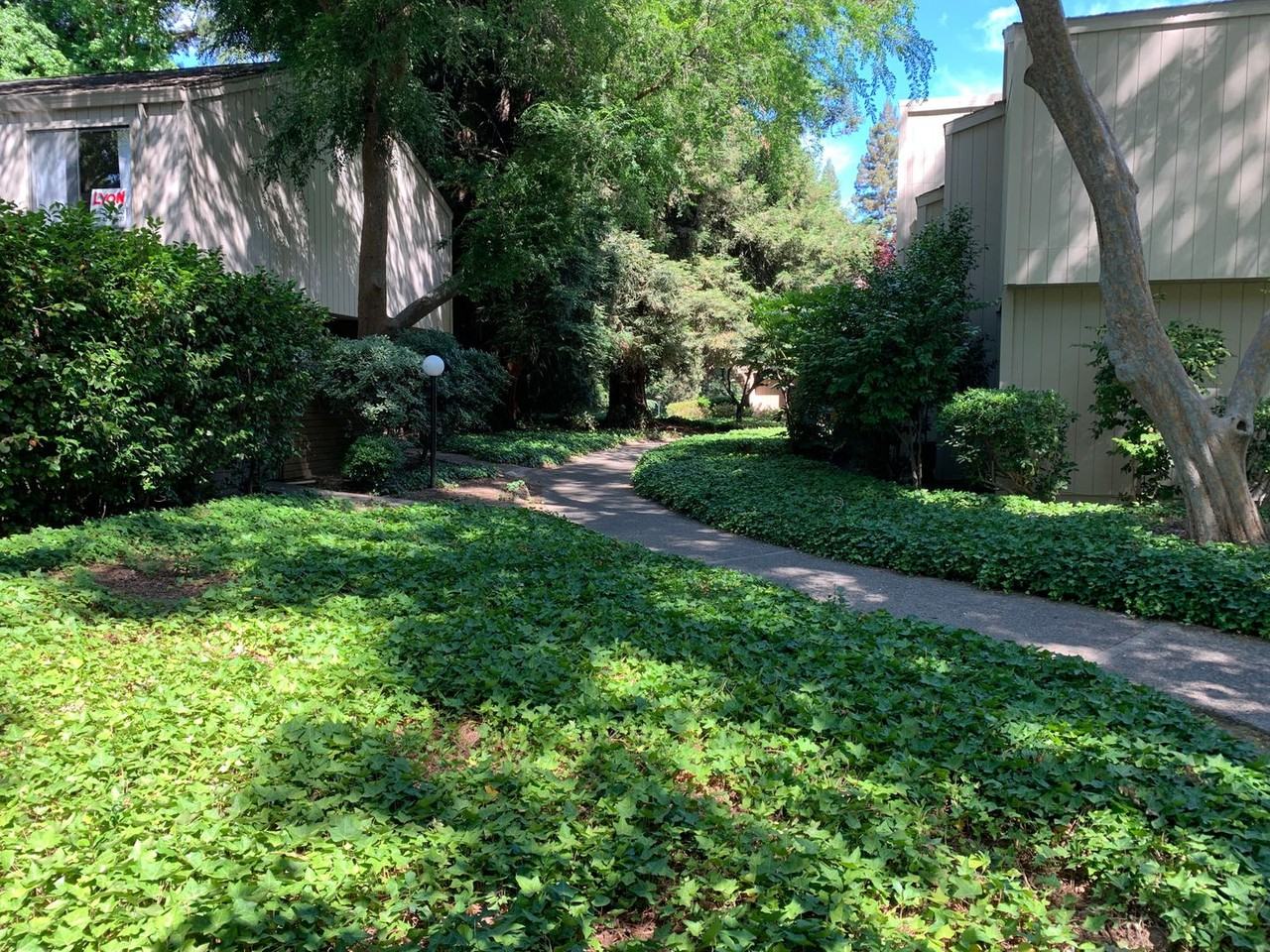 306 Elmhurst Cir - Photo 2 of 28