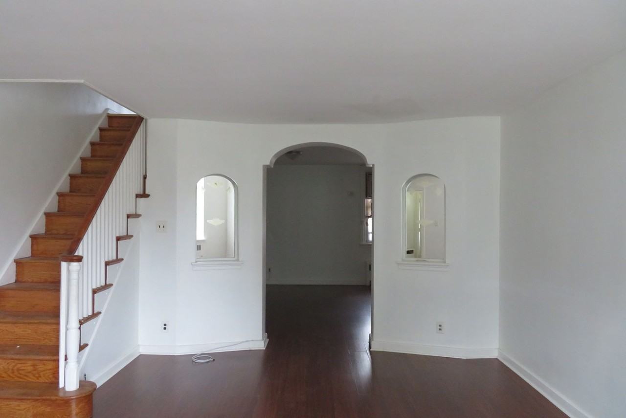 3140 Cottman Ave - Photo 3 of 18