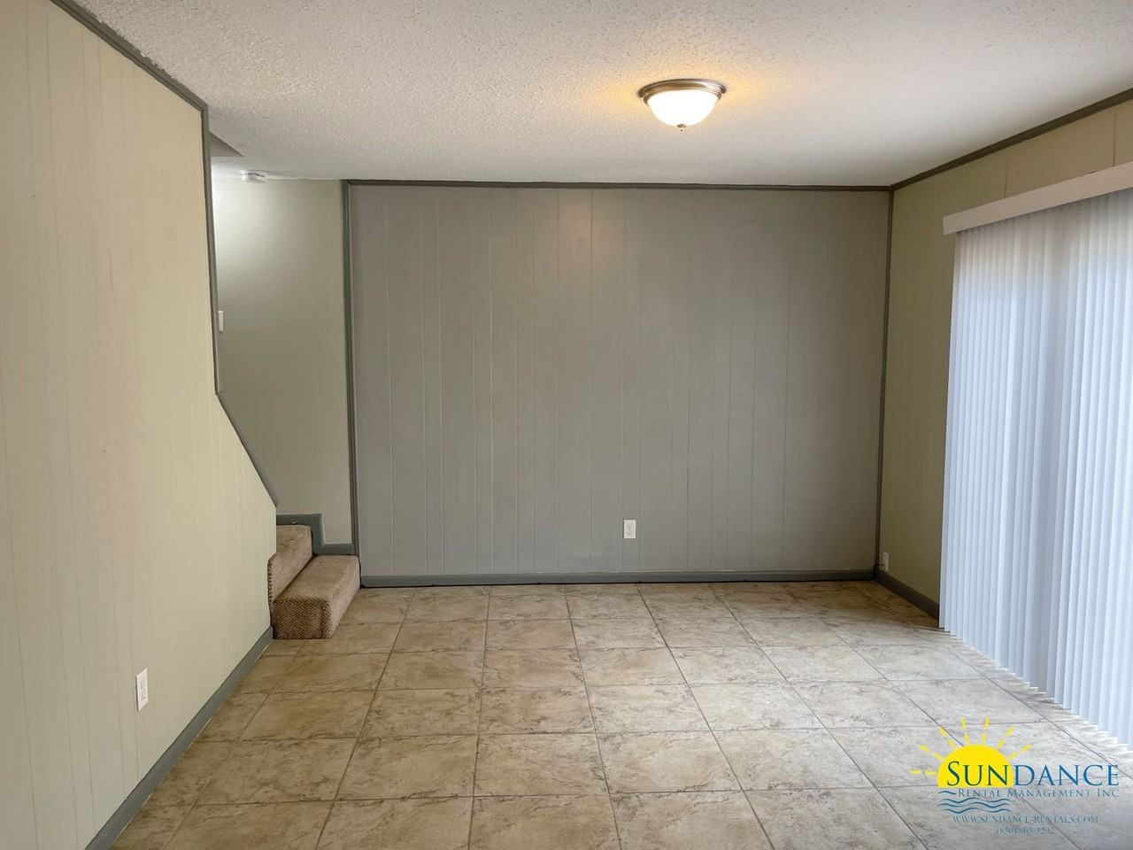 144 Valencia Dr - Photo 3 of 13