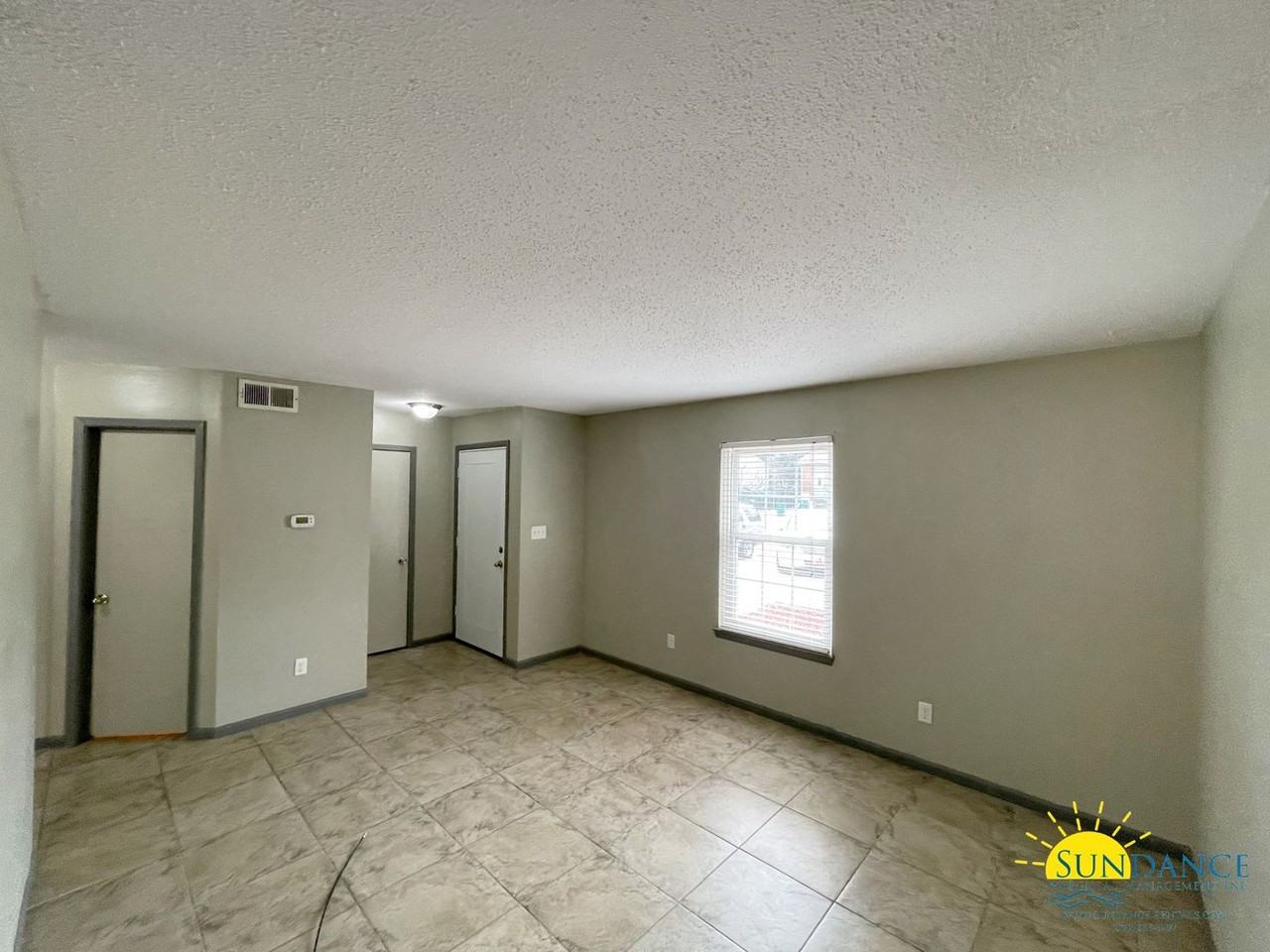 144 Valencia Dr - Photo 4 of 13