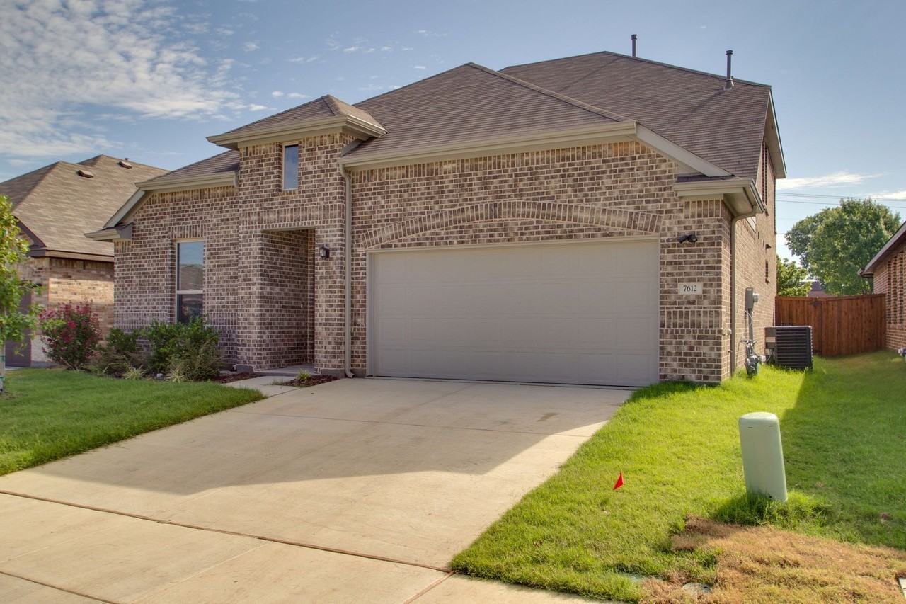7612 Spring Dr - Photo 2 of 45