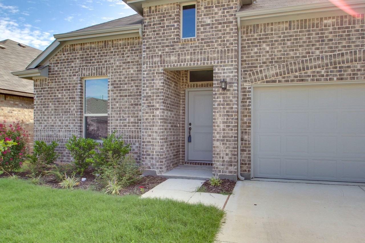 7612 Spring Dr - Photo 4 of 45