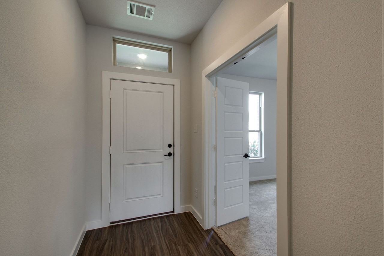 7612 Spring Dr - Photo 6 of 45