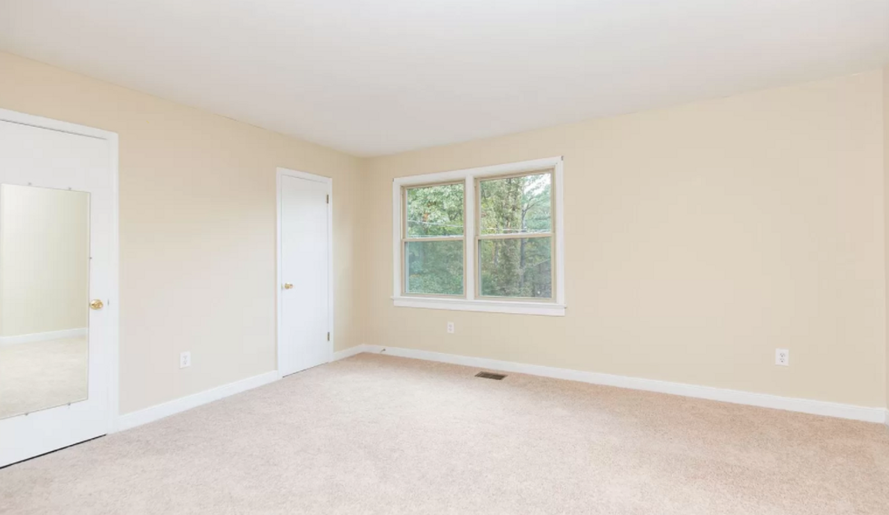 2180 Kingsbrook Dr - Photo 3 of 13