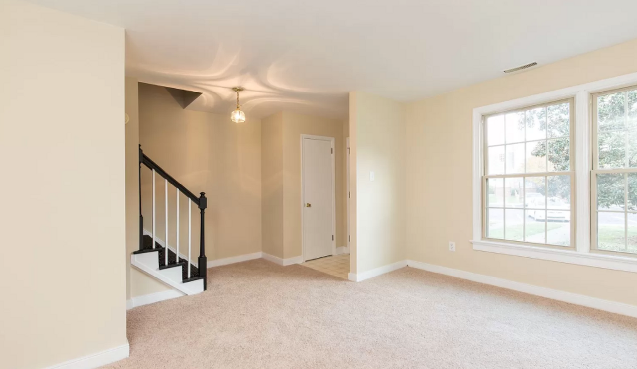 2180 Kingsbrook Dr - Photo 2 of 13