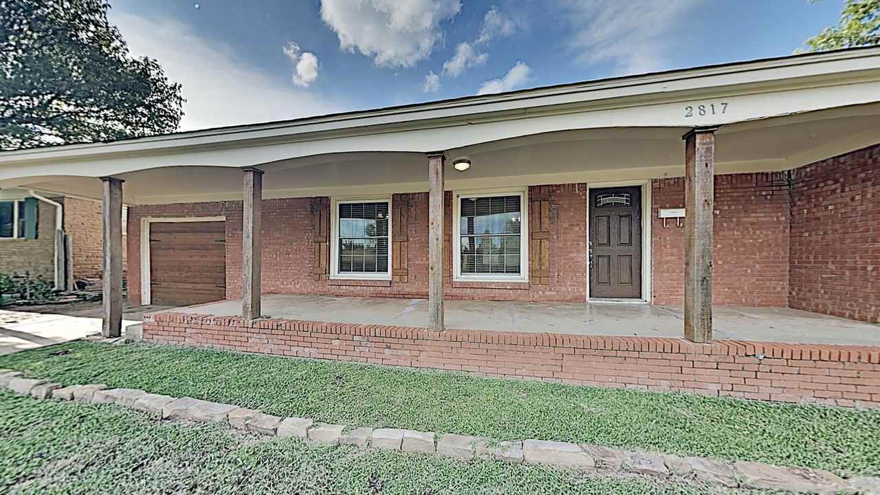 2817 Clermont Pl - Photo 2 of 15