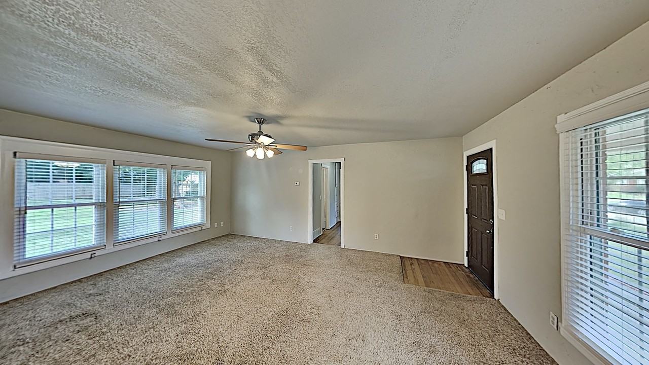 2817 Clermont Pl - Photo 6 of 15