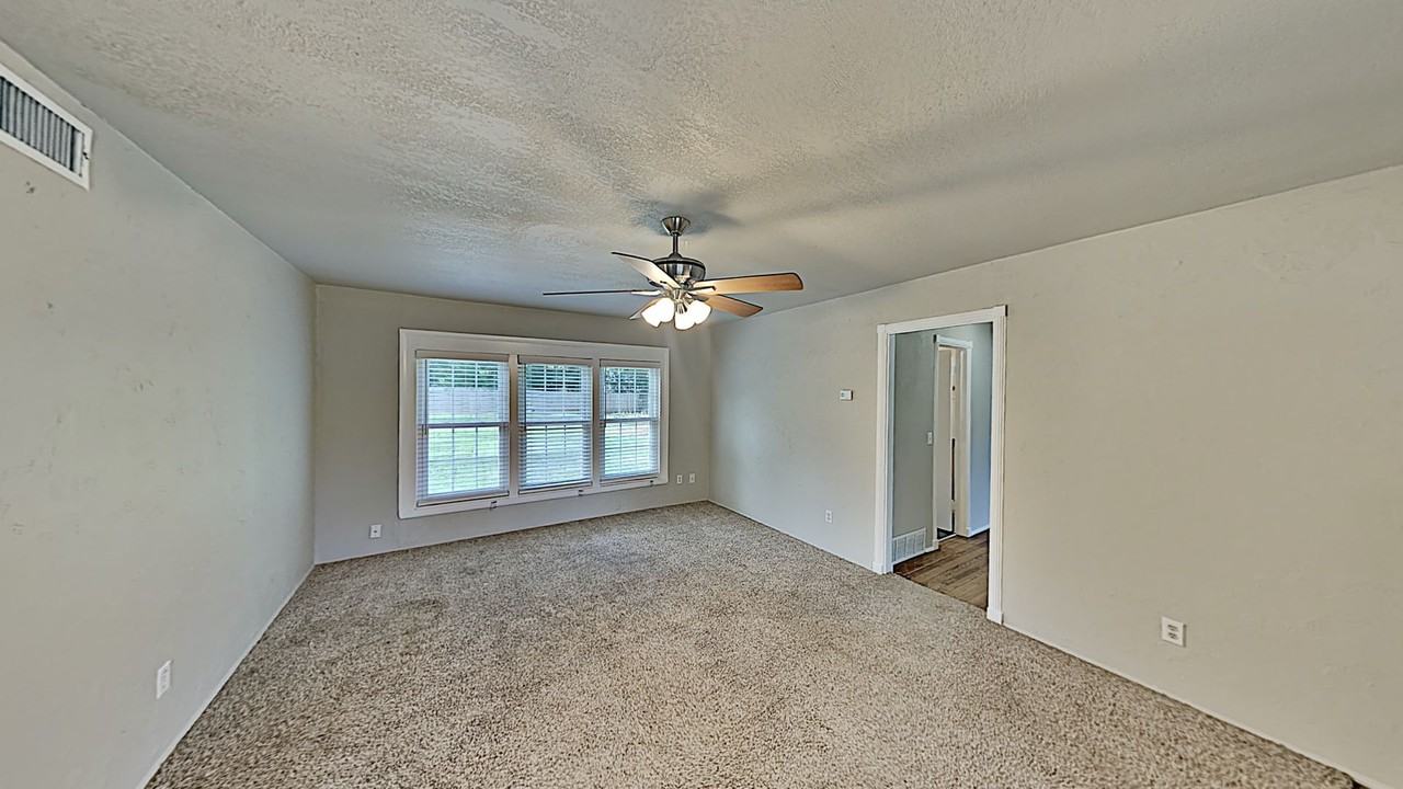 2817 Clermont Pl - Photo 7 of 15