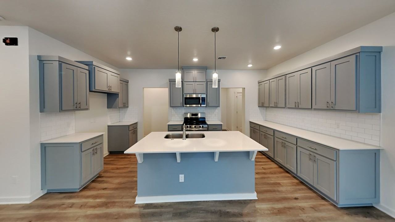 600 Nw 182nd St - Photo 5 of 18