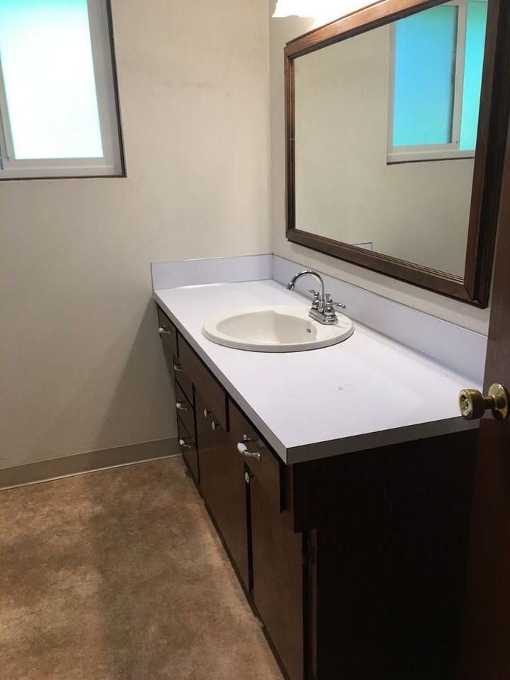 371 Ivanhoe Ave - Photo 7 of 14