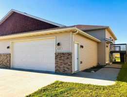 featured image of 3133 8th St Ne