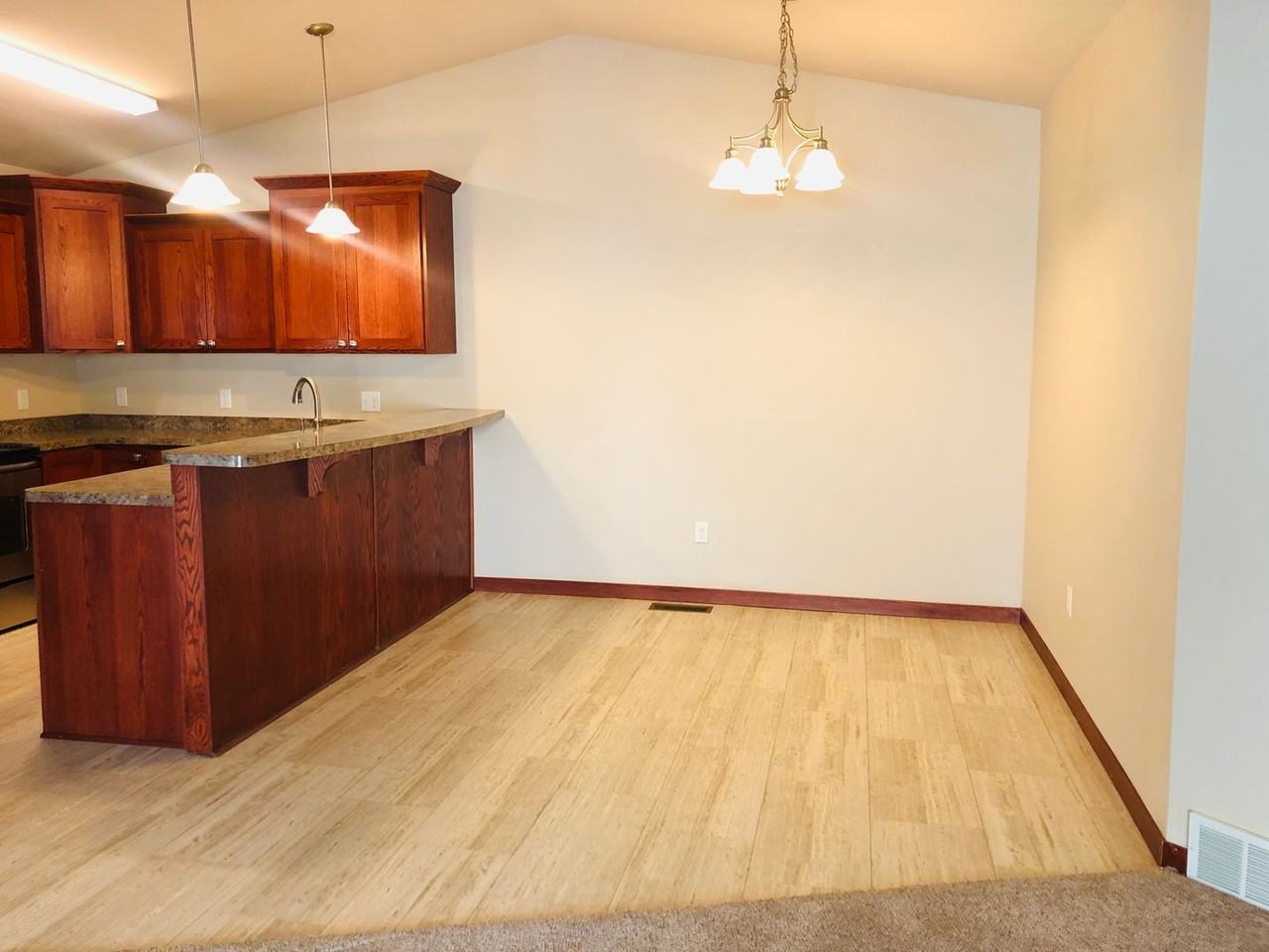 3133 8th St Ne - Photo 3 of 20