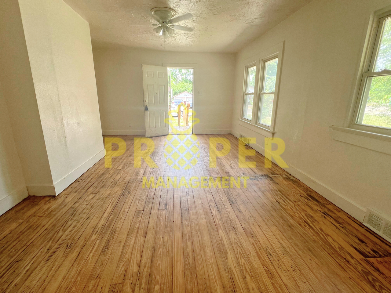 4076 Annapolis Ave - Photo 4 of 10