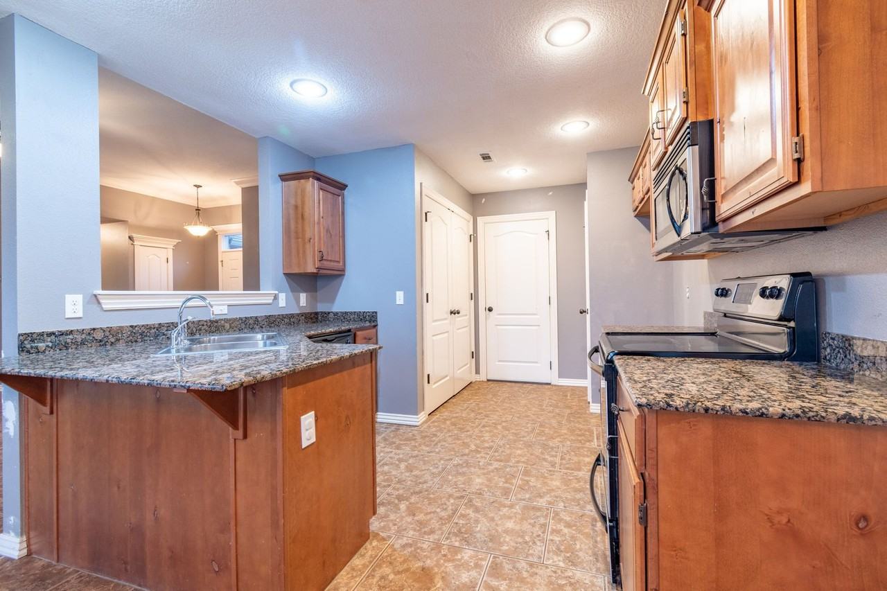 4071 W Song Bird Pl - Photo 5 of 17