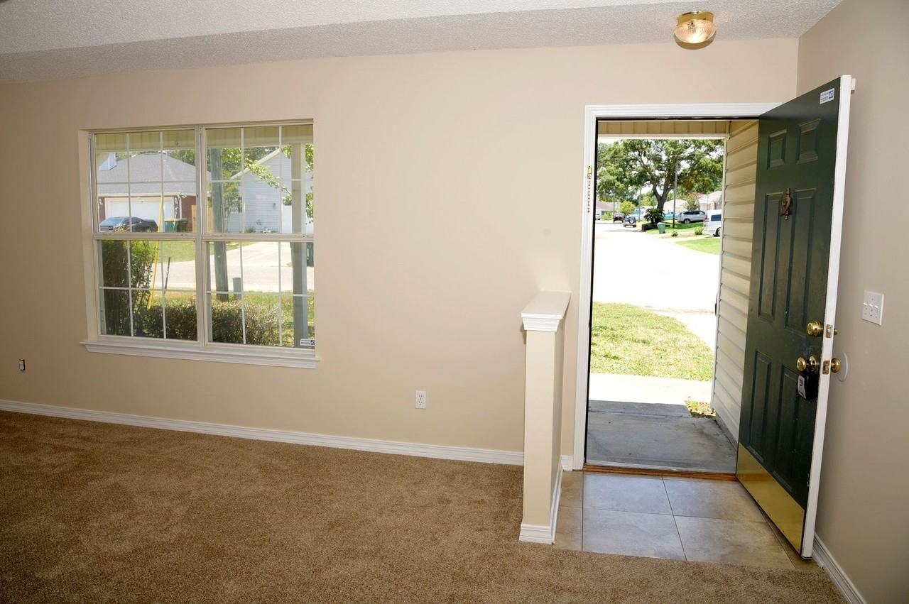 645 Jerrells Ave - Photo 2 of 26