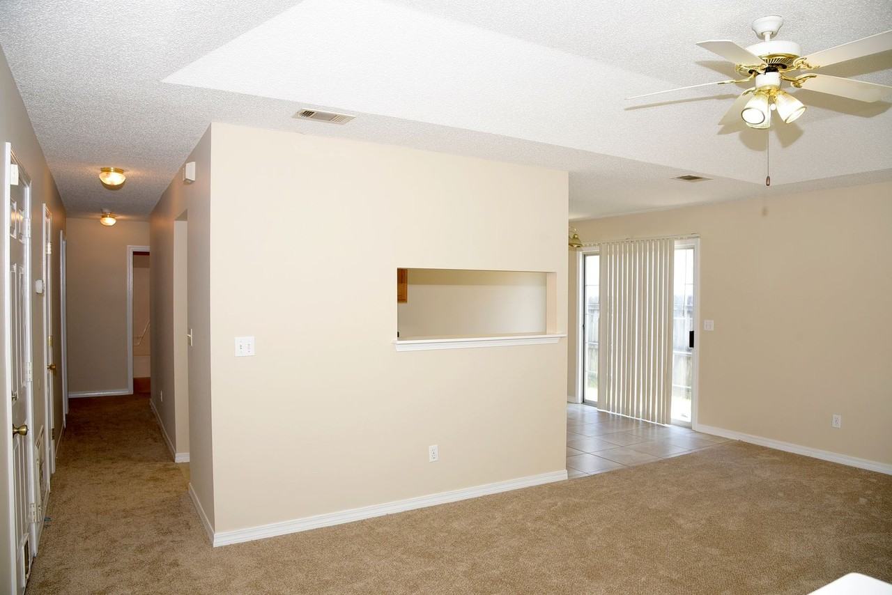 645 Jerrells Ave - Photo 3 of 26