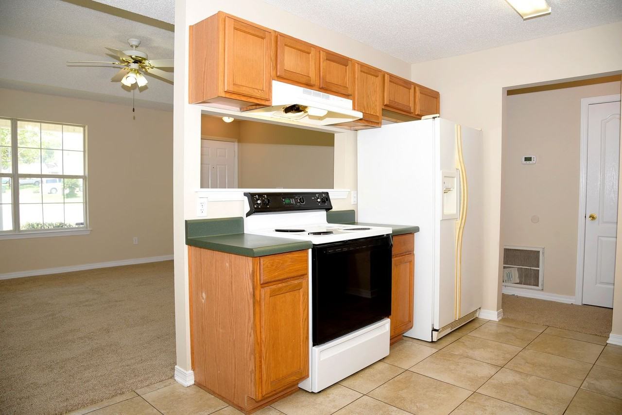 645 Jerrells Ave - Photo 6 of 26