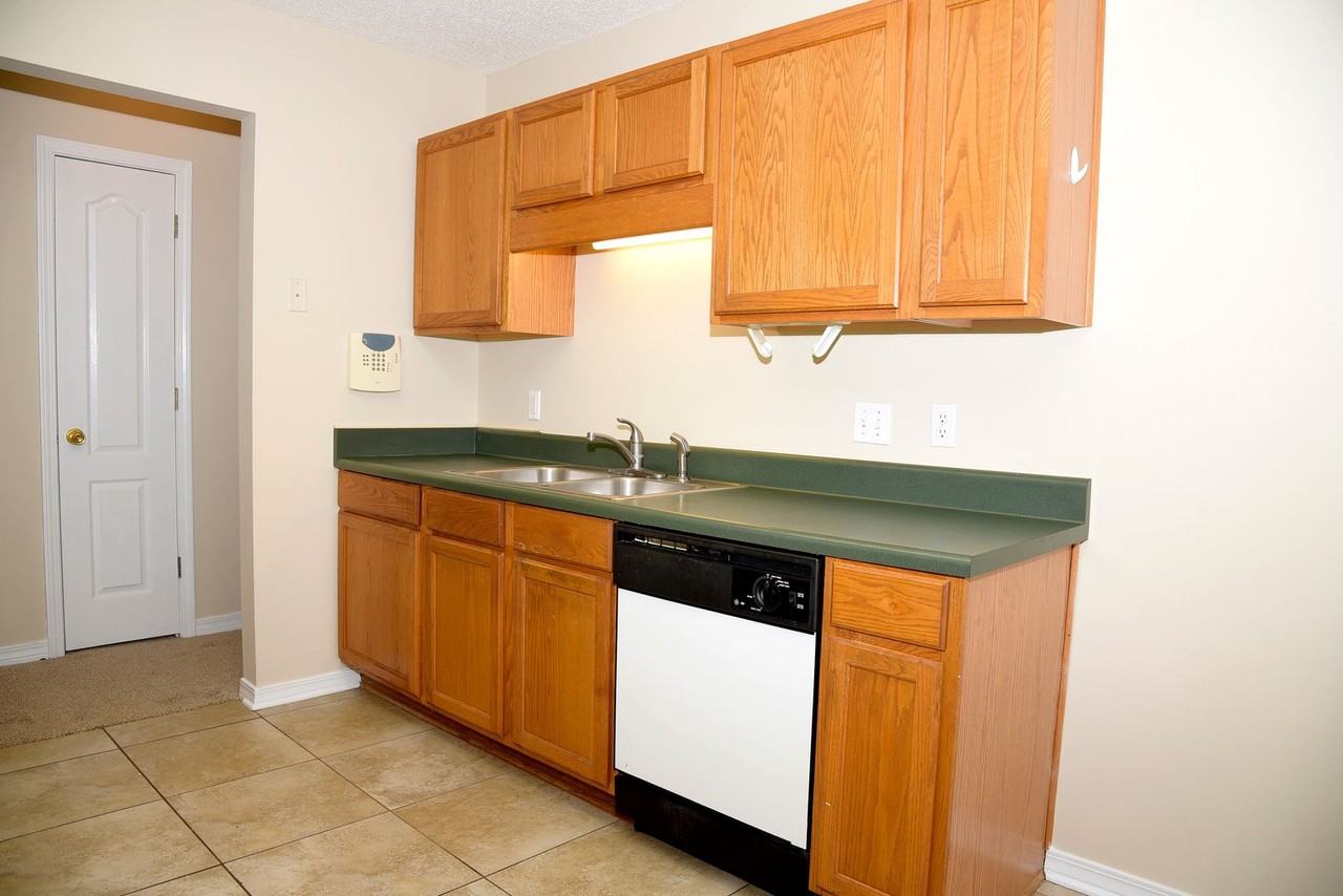 645 Jerrells Ave - Photo 7 of 26