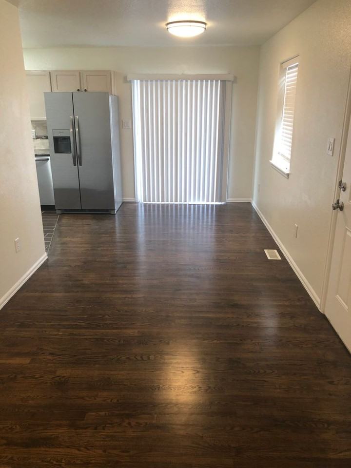 2126 W 15th St - Photo 2 of 12