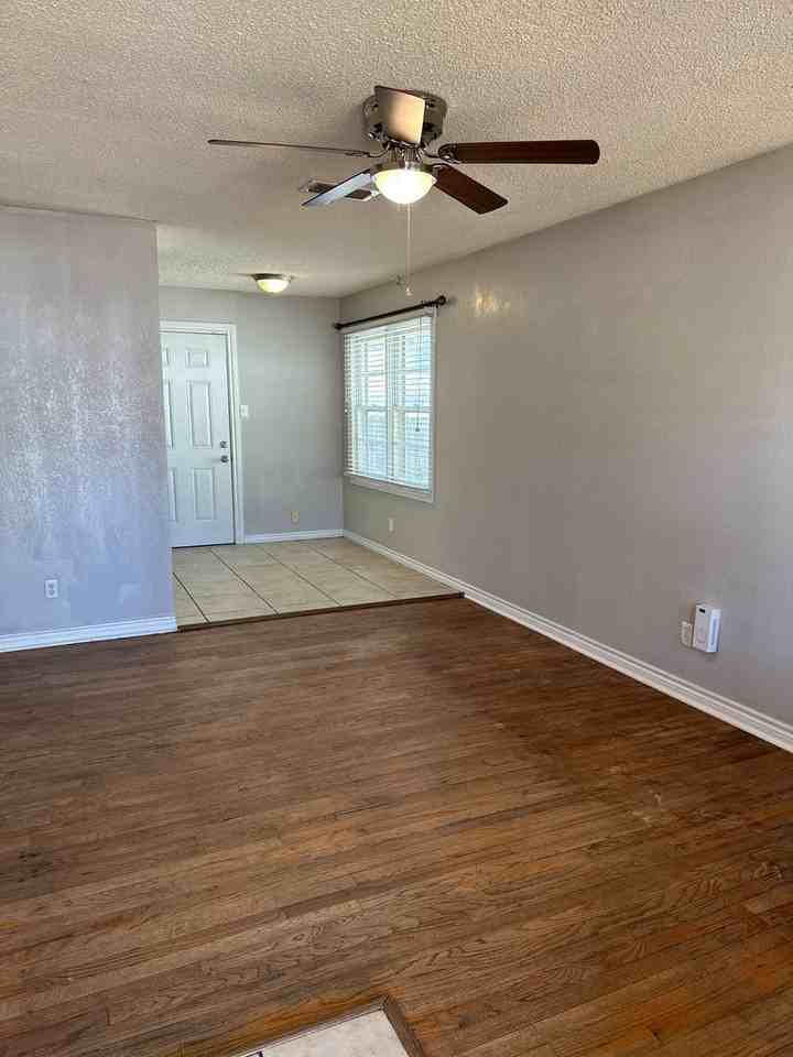 1401 S 18th St - Photo 3 of 21