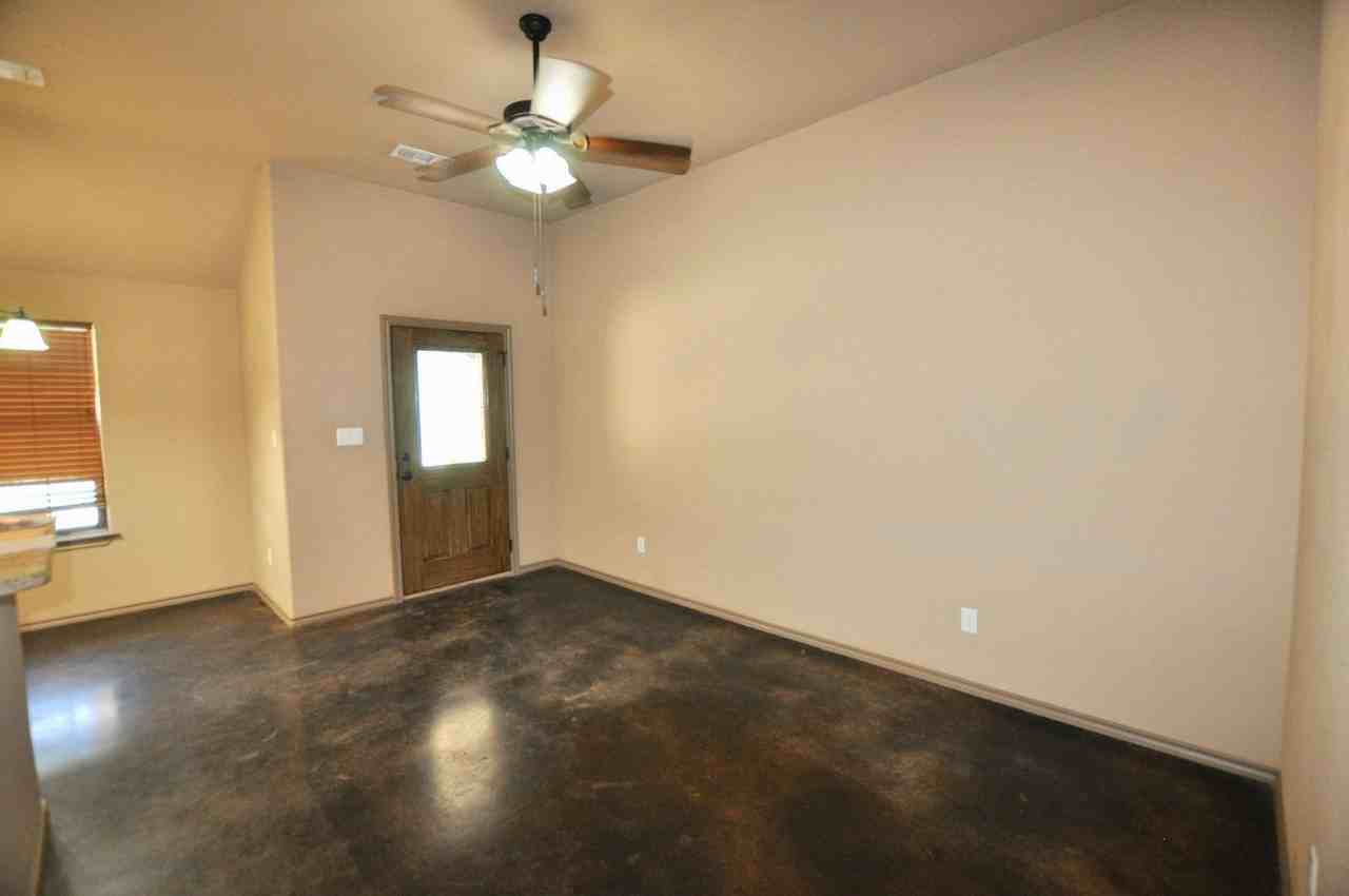663 W Tarleton St - Photo 5 of 18