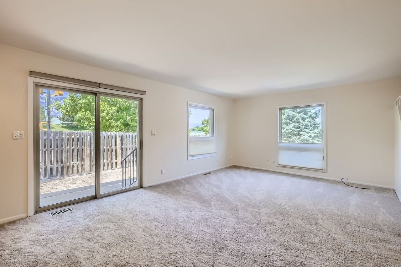 1538 Chambers Dr - Photo 5 of 18