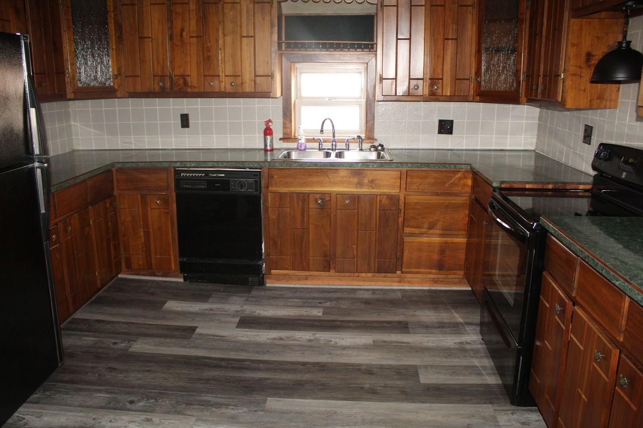 10 Winter Ave - Photo 2 of 13