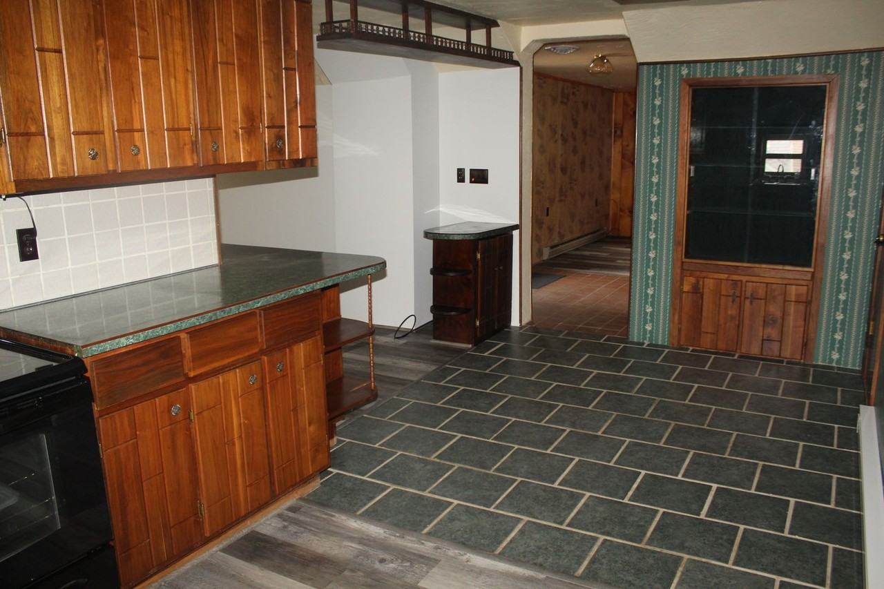 10 Winter Ave - Photo 3 of 13